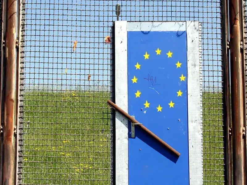 I paradossi delle leggi sulle vite delle persone migranti