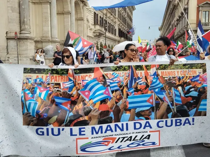 Cuba, la piazza di Roma rompe il silenzio sulla nuova stretta di Washington