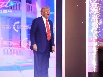 Nell’estrema destra MAGA è scoppiata la guerra civile