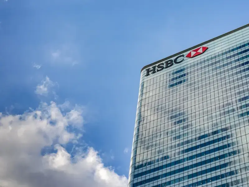 Hsbc: pronti 20mila licenziamenti, al lavoro l’intelligenza artificiale