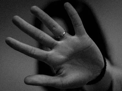 Violenza sessuale, il consenso libero ed esplicito spiegato con la parabola della tazza di te’