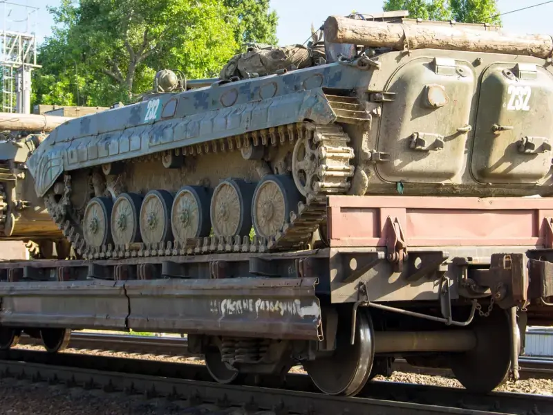 Con il pacchetto Omnibus sulla difesa meno controlli sull’export di armi