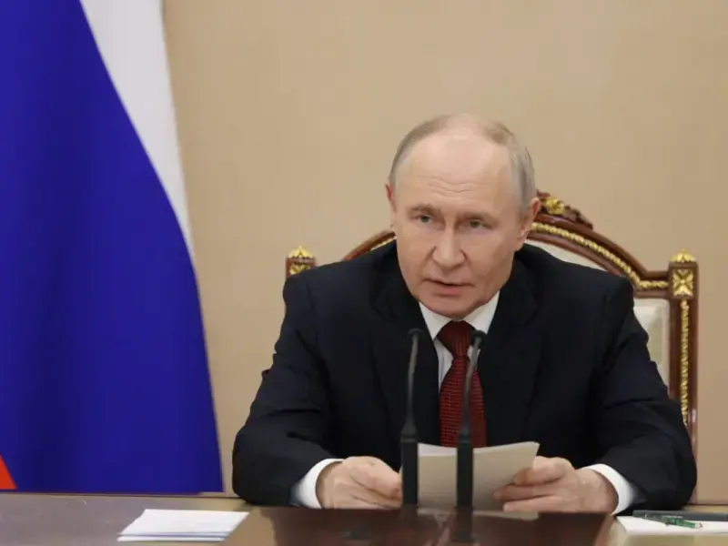 La Russia ammette la scarsità di carburante e aumenta la pressione militare sul Donbass