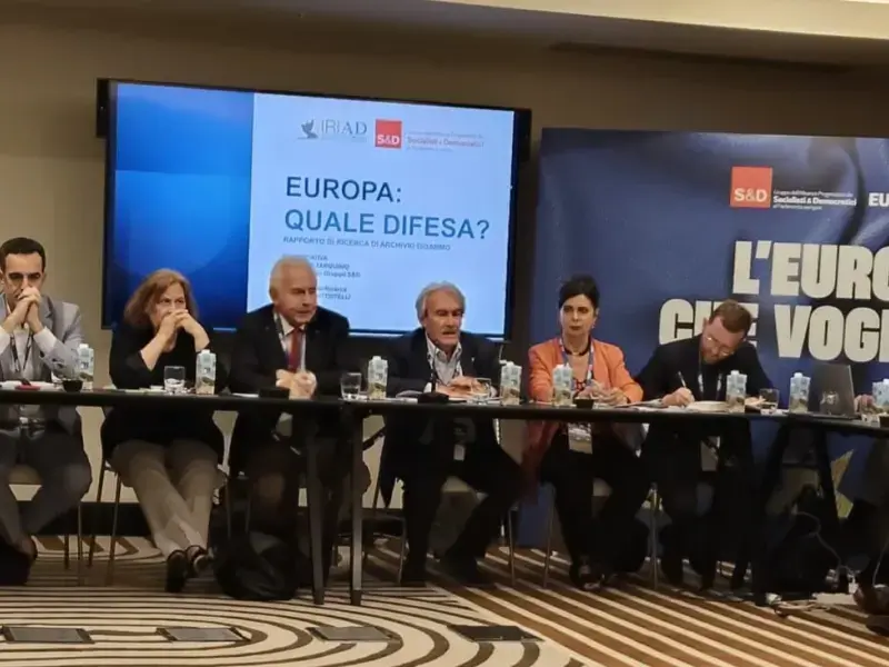 Sicurezza democratica, non regimi securitari e massiccio riarmo