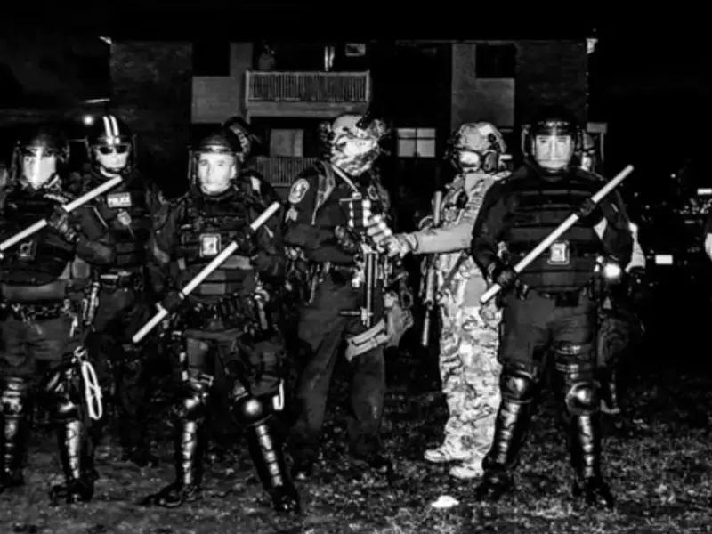 La prima canzone dei Massive Attack dopo quasi dieci anni è un pezzo contro la guerra fatto assieme a Tom Waits