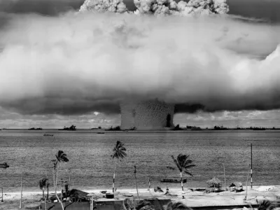 Il mondo scherza col fuoco: mai come ora la catastrofe nucleare è possibile