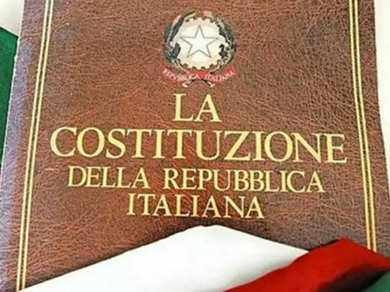 Attenti: la destra vuole la “sua” Costituzione e con la legge elettorale farà di tutto per riuscirci