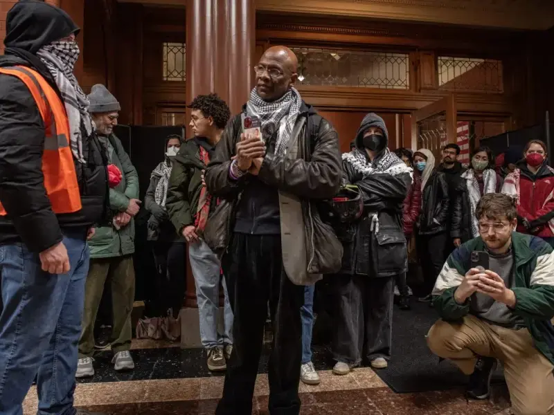 Il MIT di Boston sta pagando un professore per NON tenere un corso sulla storia, l’oppressione e la liberazione della Palestina