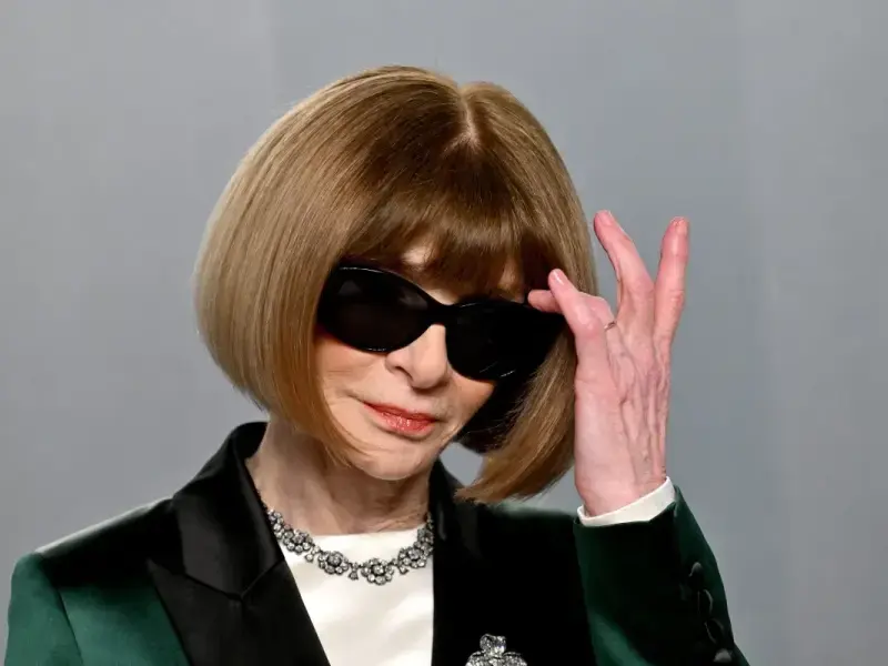 Il Met Gala ha dovuto abbassare i prezzi perché con Jeff Bezos e Lauren Sánchez a finanziarlo nessuno ha granché voglia di andarci