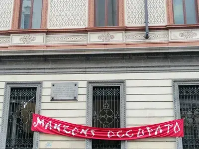 Due collettivi al liceo Manzoni occupato