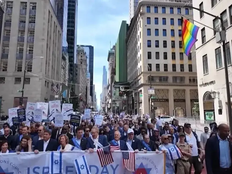 “Mi sento offeso”: il sindaco di New York Zohran Mamdani critica aspramente la partecipazione di Smotrich alla parata per Israele