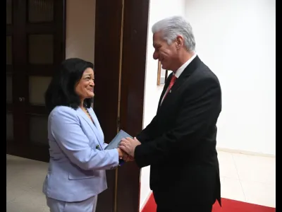 Due membri della Camera dei Rappresentanti USA visitano Cuba