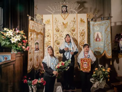 Il peso del sacro: Diana Bagnoli e il rito come bussola dell’invisibile