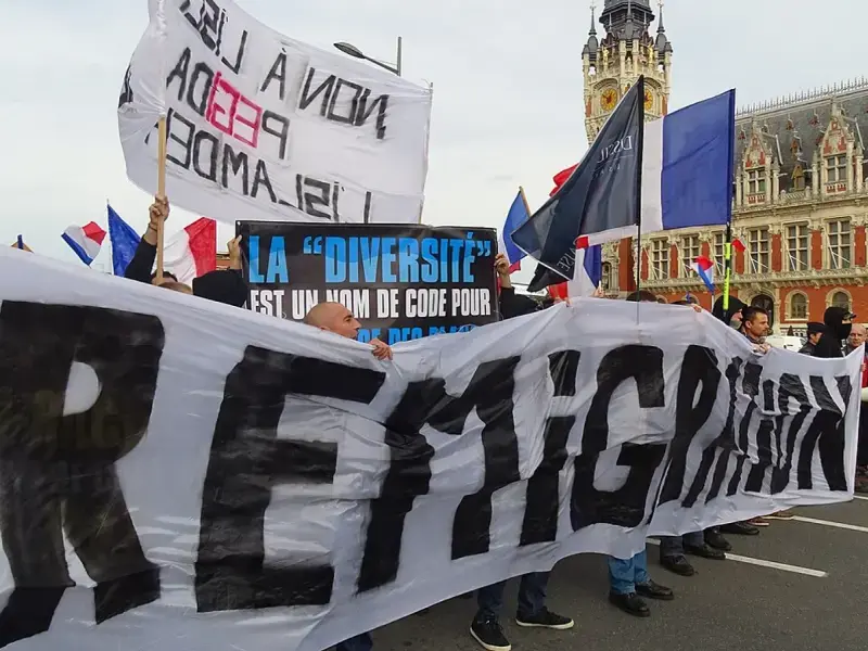 Siamo nell’era della remigrazione, una follia contro la storia