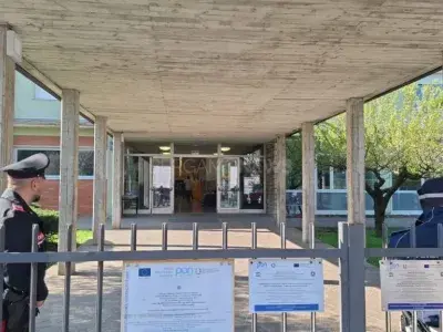 Il caso del tredicenne che ha accoltellato l’insegnante e la crisi profonda del nostro sistema scolastico