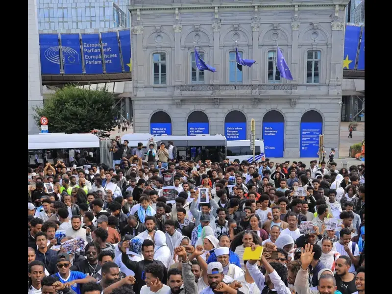 Bruxelles, la protesta dei sopravvissuti: «Fermate la tortura finanziata dall’Europa»