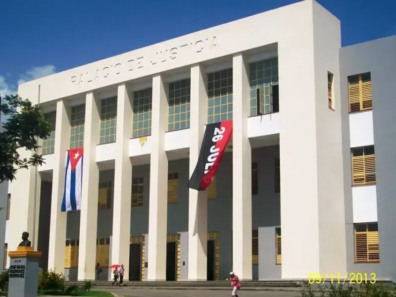 Cuba, condannati tre ex-funzionari per corruzione e malversazione di fondi statali