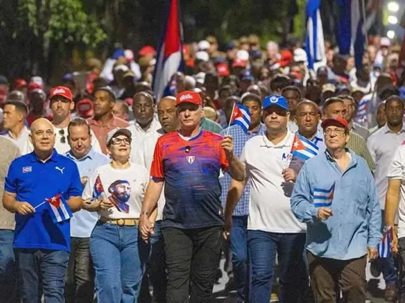 Cuba, Trump firma nuove sanzioni: “Dopo Teheran ne prenderò il controllo”
