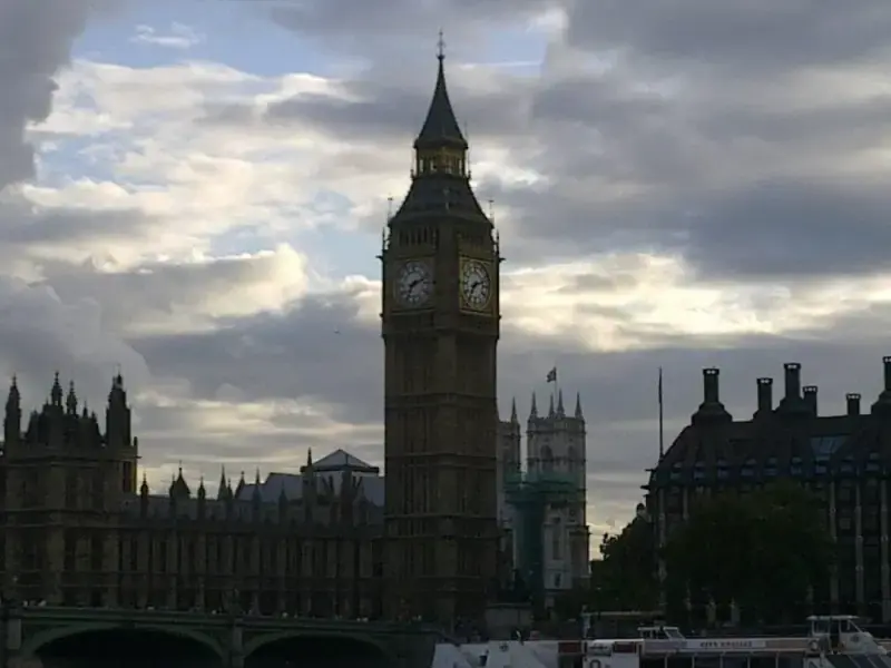 Regno Unito. Starmer in difficoltà per il caso Mandelson mentre sono in arrivo le elezioni locali