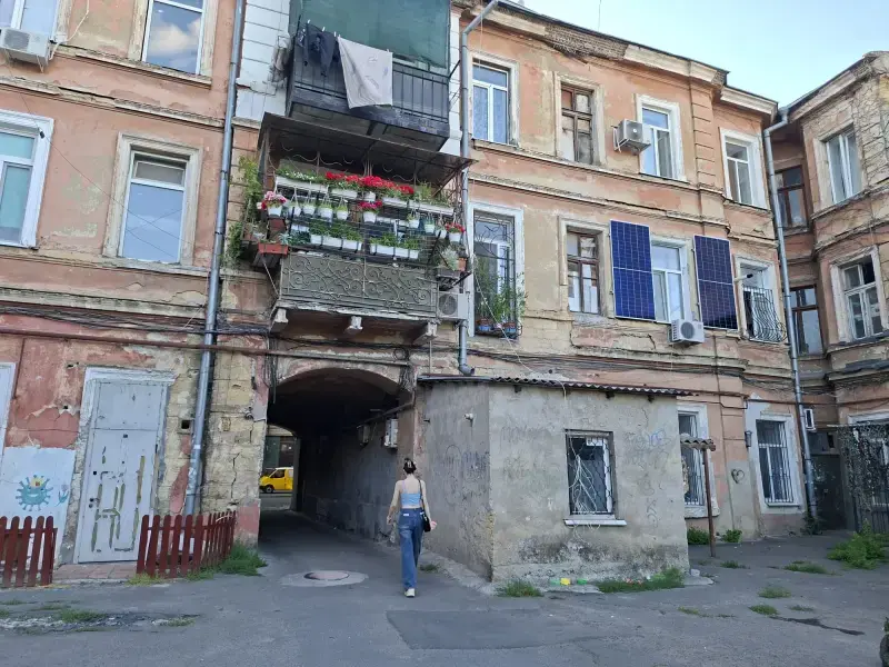 Nei cortili di Odessa, in Ucraina, tra chi dice “no” alla leva