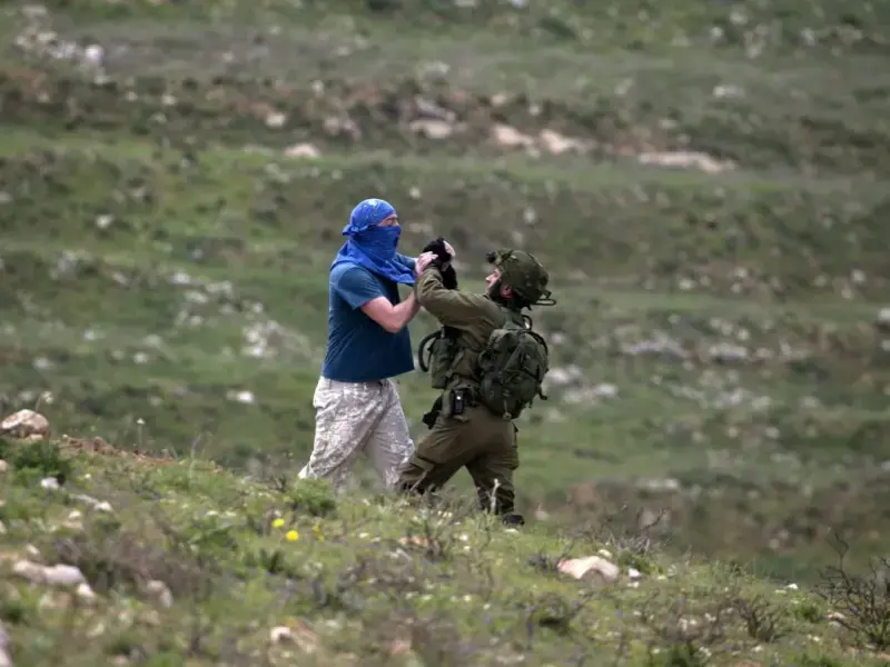 L’Unione europea ha finalmente approvato delle sanzioni contro i coloni israeliani