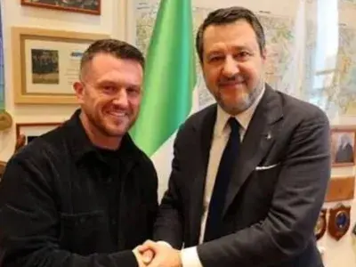 Da Meloni a Salvini: i sovranisti di cartone senza orgoglio e senza dignità