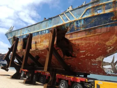 Nuovo naufragio nel Mediterraneo: oltre 70 migranti dispersi