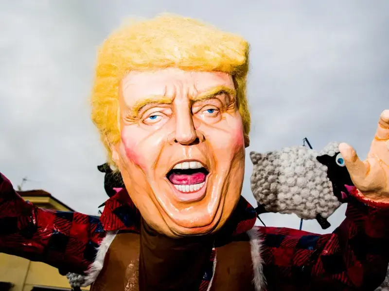 La giustizia pistolera di Trump si scaglia contro la Corte penale internazionale