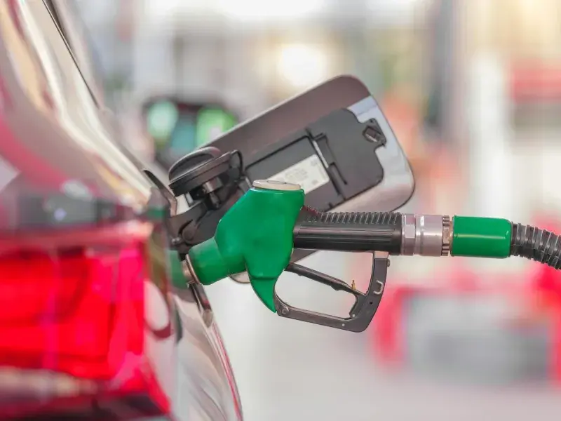 Coi prezzi dei carburanti in crescita, le compagnie petrolifere guadagneranno 24 miliardi in più in Europa