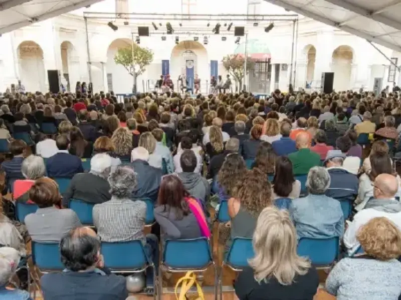 “La cultura non è un alibi”. La protesta al Festivaletteratura di Mantova