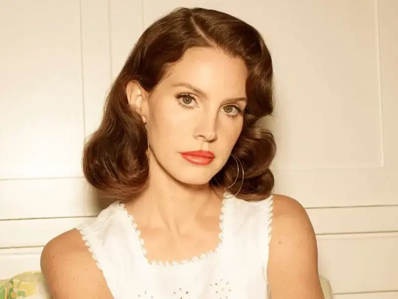 Lana Del Rey ha fatto una canzone per 007 ma non il film, il videogioco