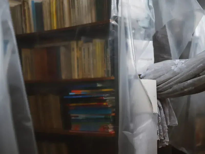 La ragione per cui le aziende AI stanno addestrando le AI usando solo libri vecchi e che i libri vecchi sono gli unici che sicuramente non sono stati scritti con l’AI