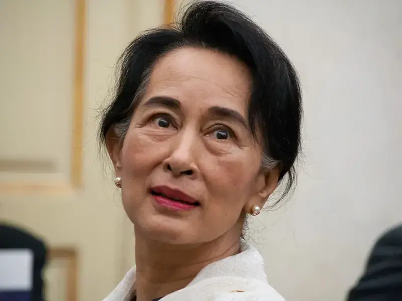 Aung San Suu Kyi: la donna più temuta dai generali è di nuovo libera