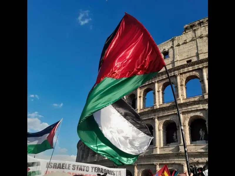 Israele abborda 22 barche della Flottilla vicino Creta, arrestati 175 marinai. “E’ pirateria”