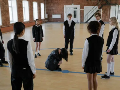 La scuola ferita. È importante parlare con i ragazzi del tema della violenza, senza militarizzare le aule