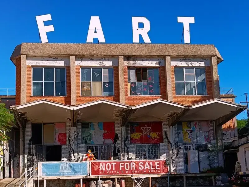 Abitare le rovine della modernità