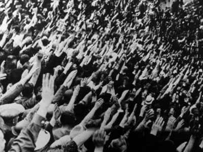 Imperterriti i fascisti grigi