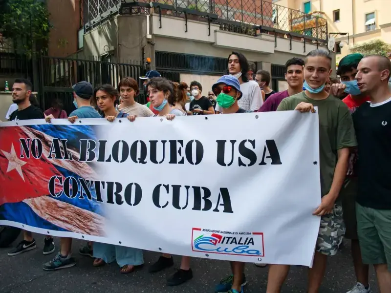 Gli Stati Uniti intercettano 90 spedizioni di carburanti dirette a Cuba