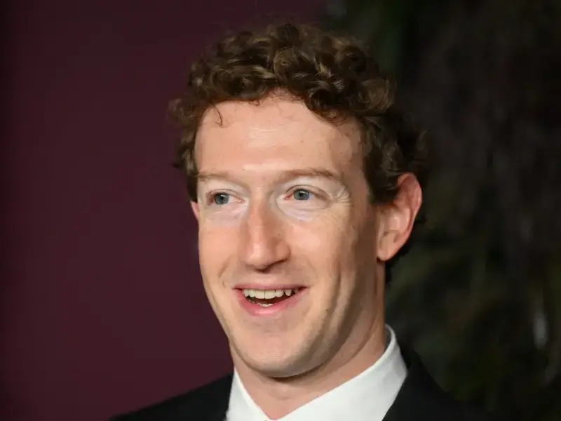 Dopo averne licenziati quasi 10 mila, Zuckerberg ha ordinato ai dipendenti di Meta sopravvissuti ai tagli di «ricominciare a divertirsi»