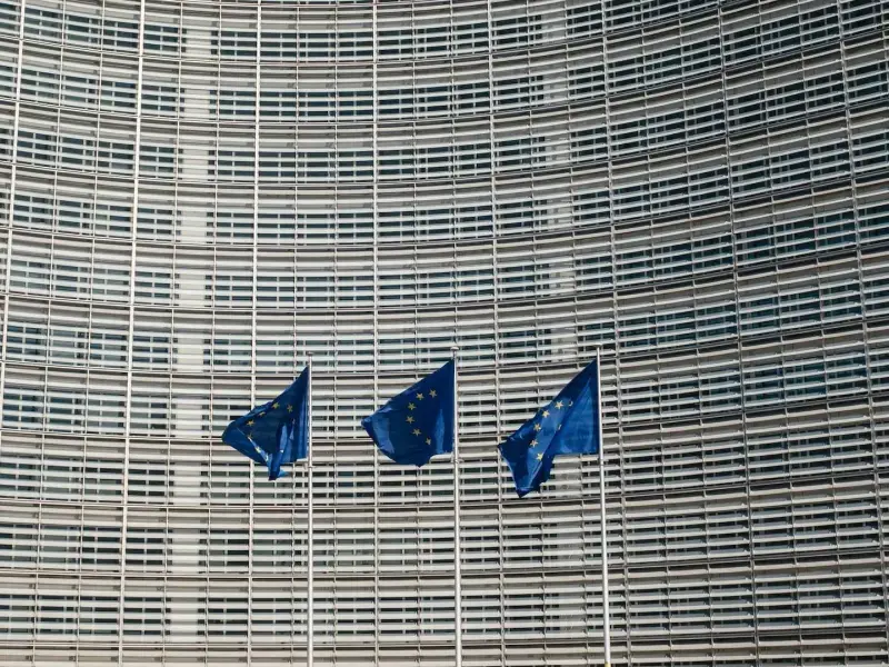 Bruxelles smantella le regole ambientali su pressione delle lobby