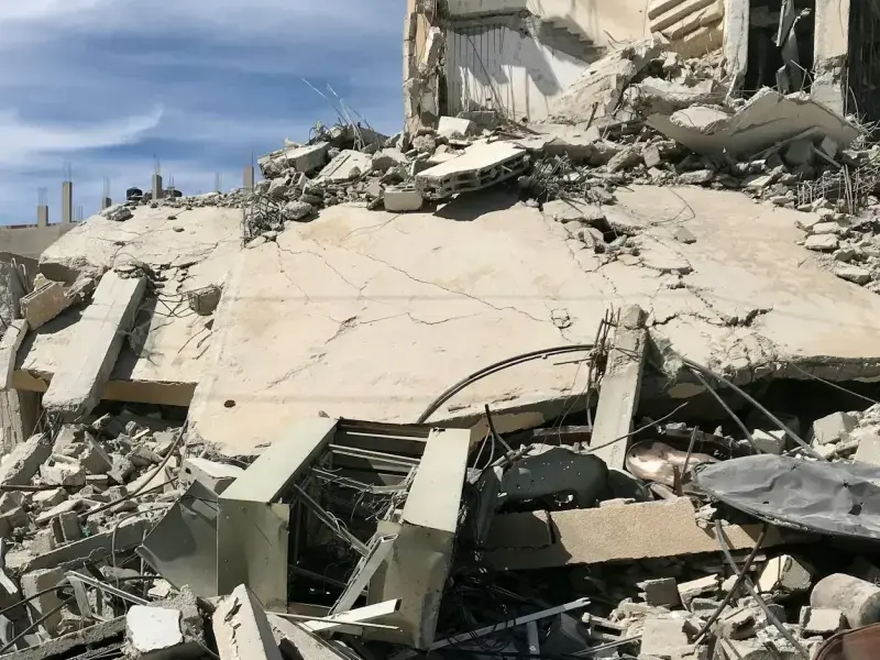 A Gaza non è crollato soltanto un palazzo
