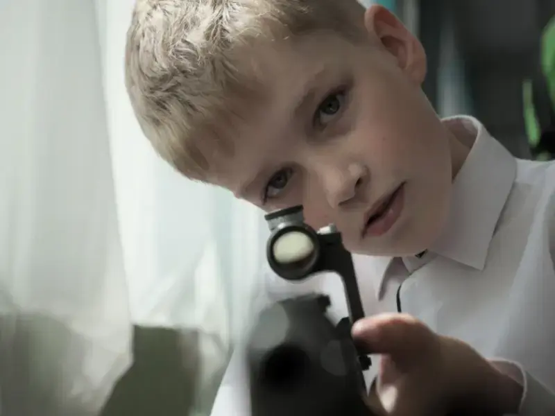 Lo sguardo di Pavel, regista-spia delle scuole caserma di Putin
