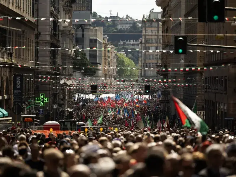 Le piazze sono l’ultimo luogo in cui si fa davvero politica ed è proprio per questo che vengono tanto demonizzate