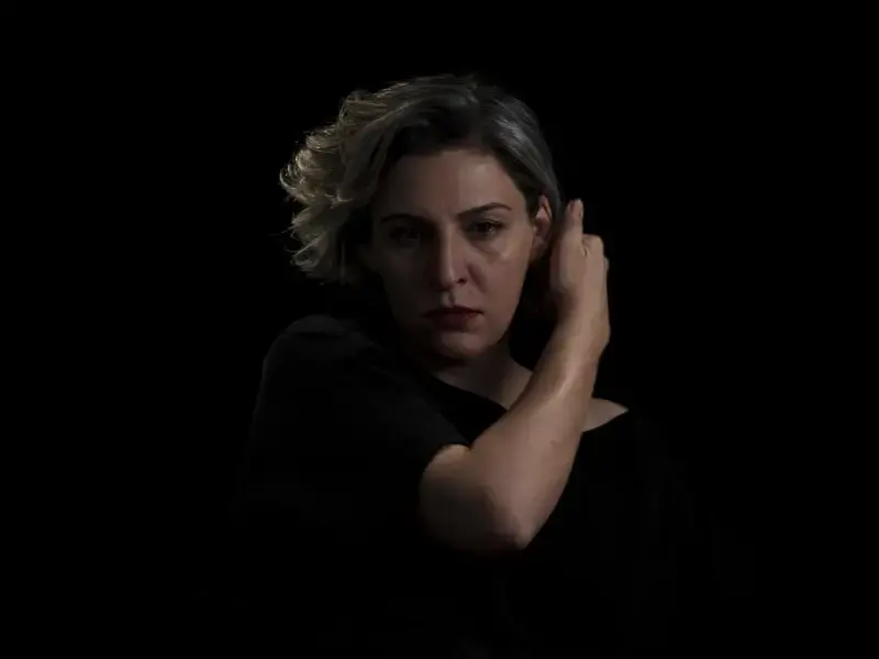 Lo sguardo teso: la trasfigurazione politica del femminile nell’obiettivo di Shadi Ghadirian