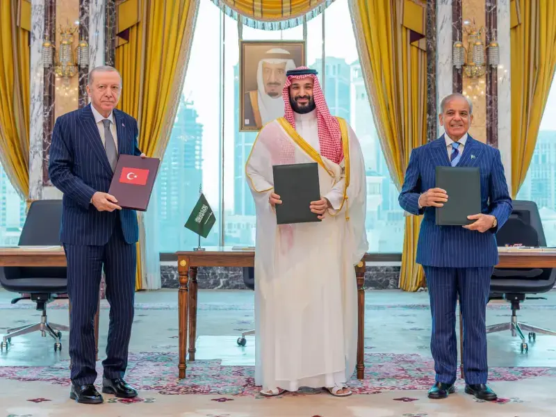 L’accordo della Mecca, un “arrocco dinamico” che cambia il gioco sulla scacchiera mediorientale