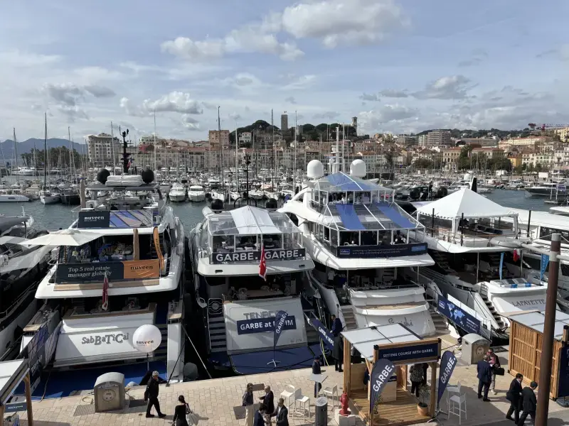 Alla fiera dorata del real estate di Cannes, culla della retorica della rigenerazione urbana