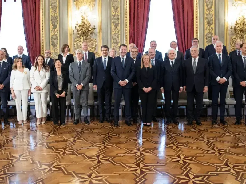 Niente da fare, non si ferma la frana del governo