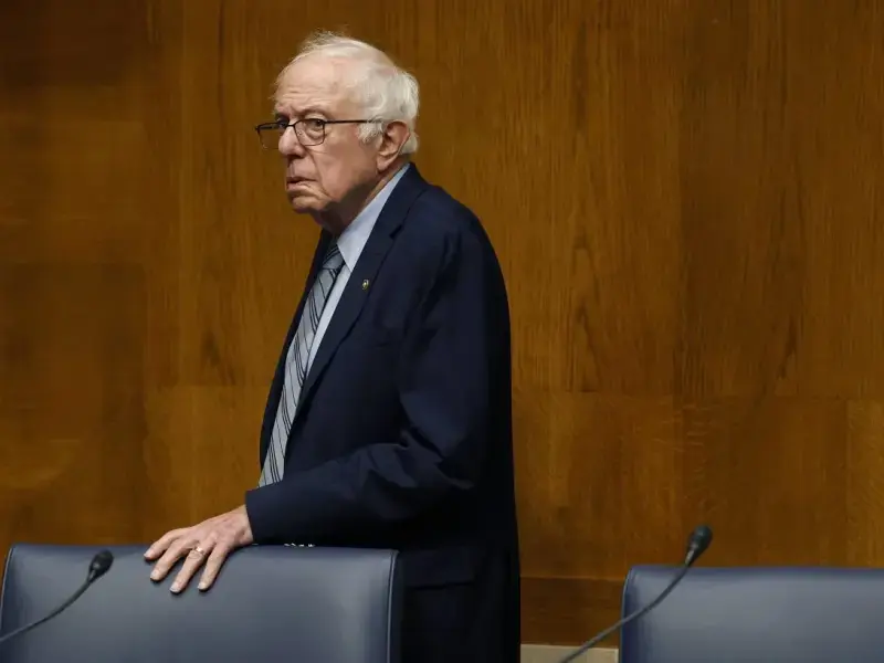 Bernie Sanders ha proposto una legge per punire chi sviluppa una “super AI” con la stessa pena di chi sviluppa un’arma nucleare illegale