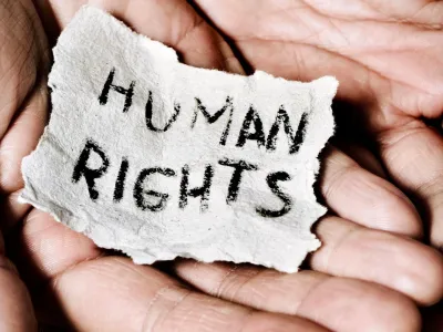 Il dilemma umanitario e il nuovo ordine mondiale: il mito dell’imparzialità del diritto internazionale