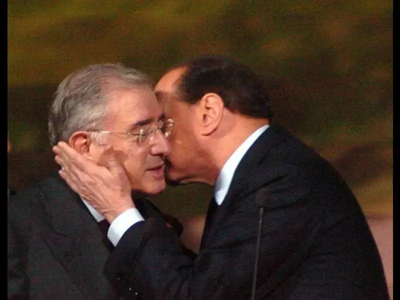 Dell’Utri a processo per i milioni ricevuti da Berlusconi